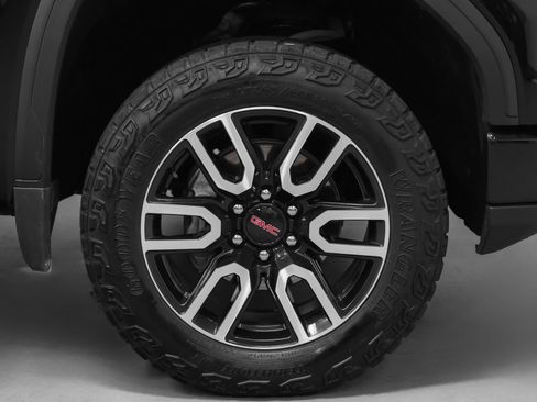 Used 2024 GMC Sierra 1500 AT4 w/ AT4 Carbonpro Edition AWD/4WD image 16