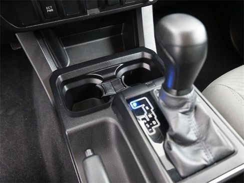 Used 2021 Toyota Tacoma SR w/ SR Convenience Package image 9