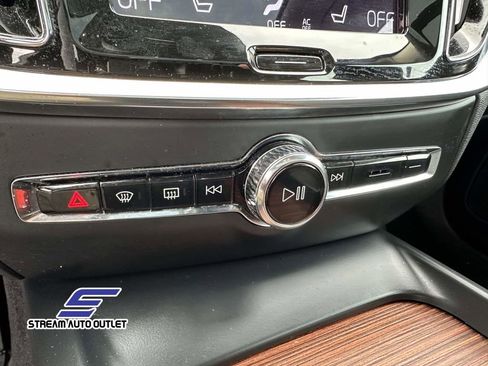 Used 2022 Volvo S60 B5 Inscription image 31