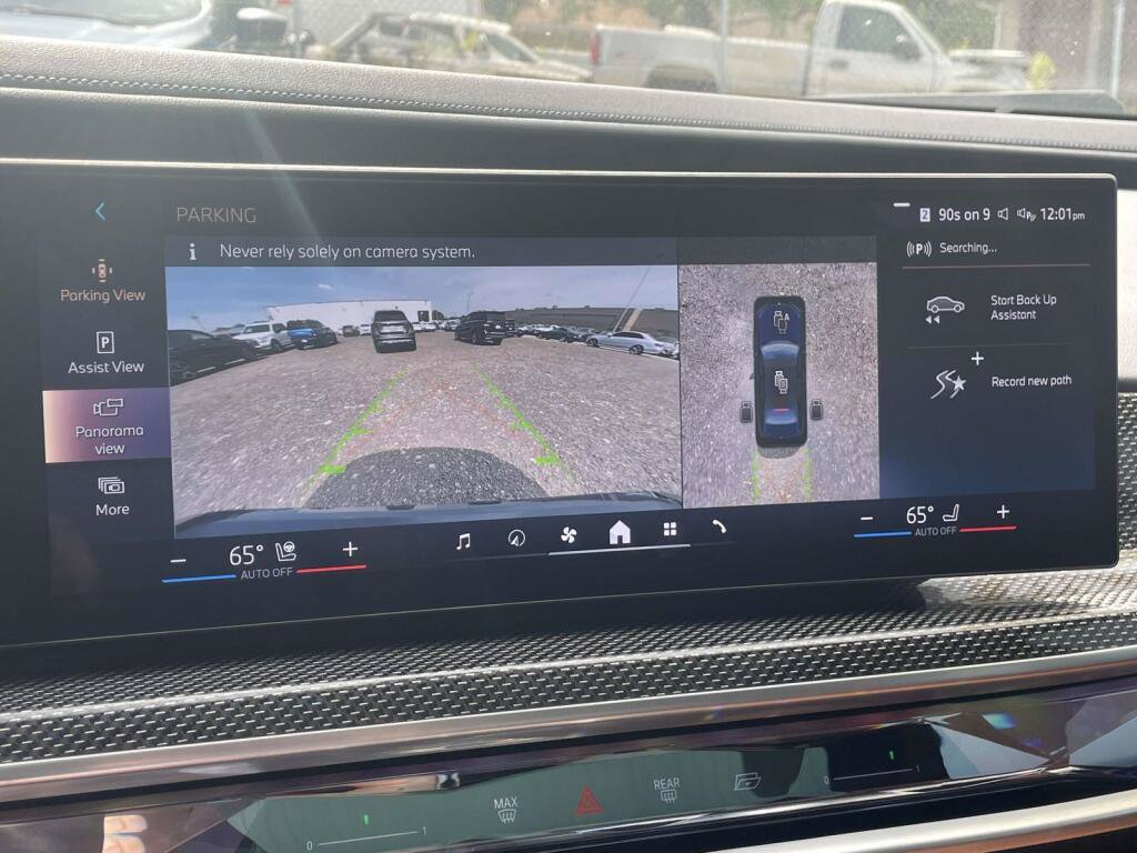 Used 2023 BMW i7 xDrive60 AWD/4WD image 26
