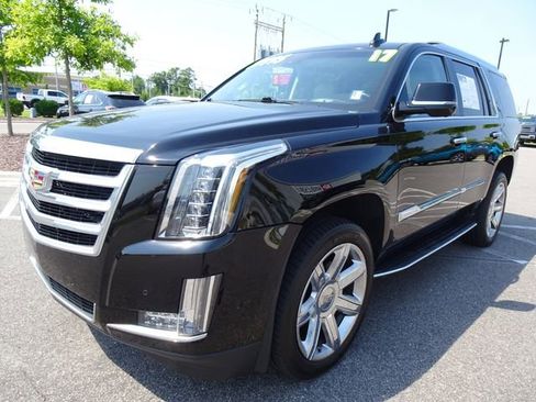Used 2017 Cadillac Escalade Luxury AWD/4WD image 8