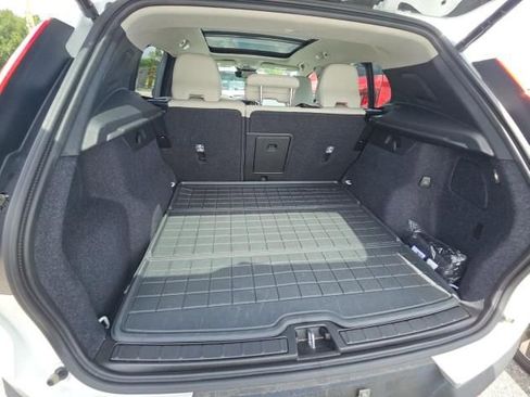 Used 2026 Volvo XC40 B5 Plus AWD/4WD image 5