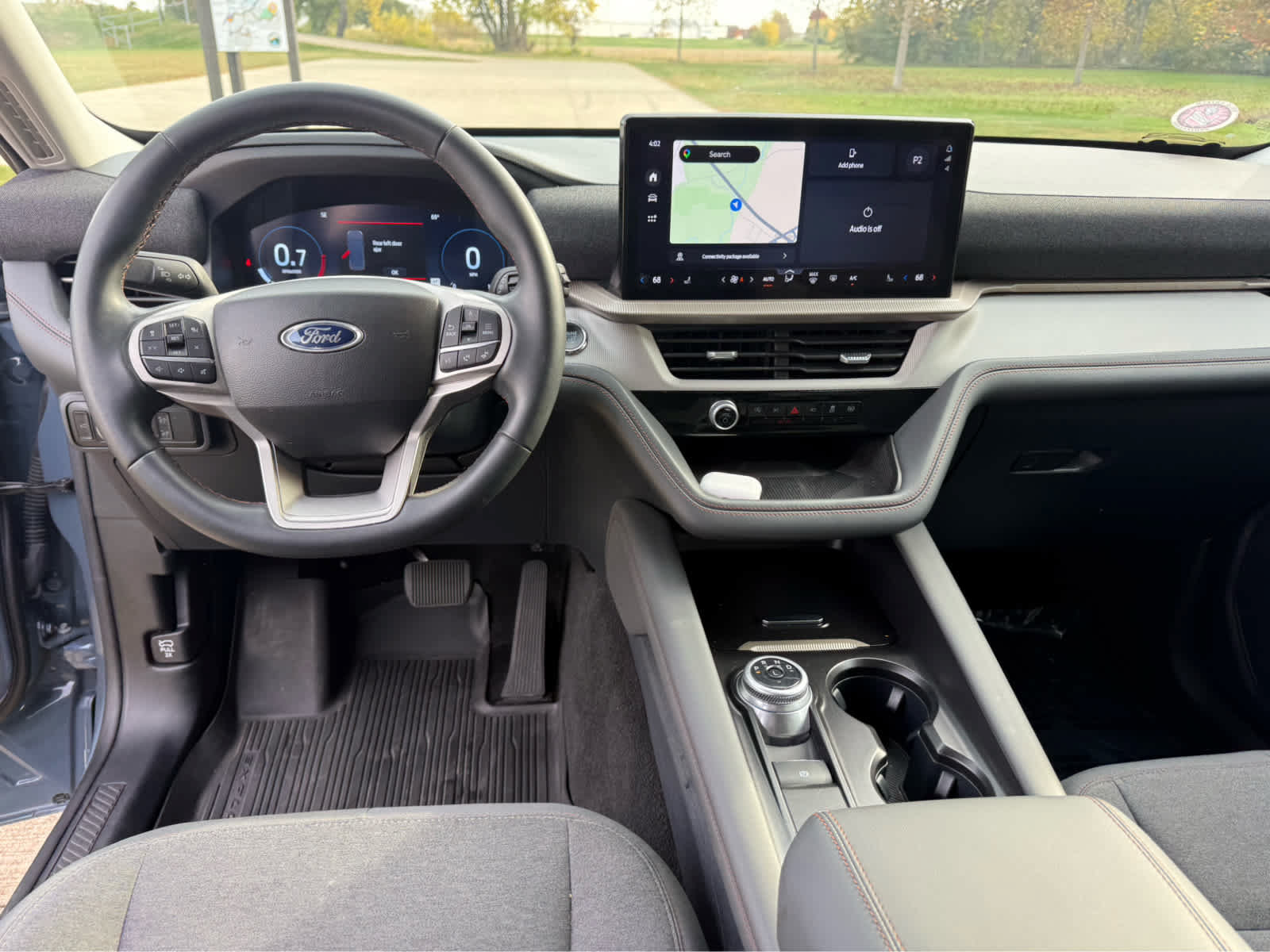 Used 2025 Ford Explorer Active AWD/4WD image 14