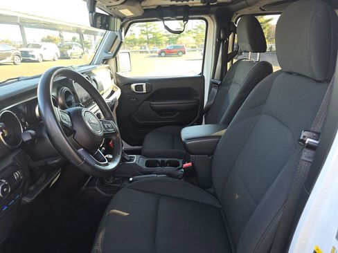 Used 2023 Jeep Wrangler Unlimited w/ Cold Weather Group image 5