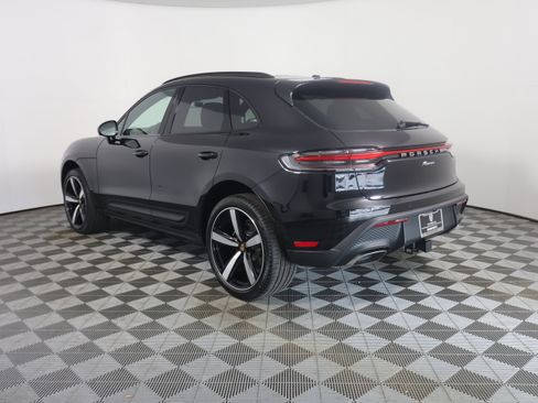 Used 2025 Porsche Macan image 3
