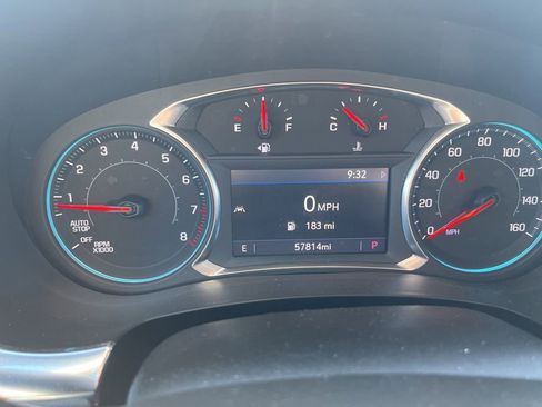 Used 2023 Chevrolet Traverse LT FWD image 12