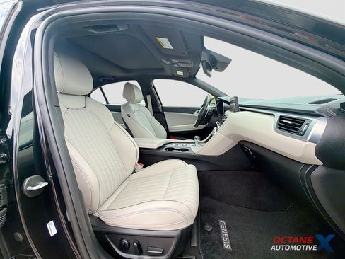 Used 2023 Genesis G70 2.0T w/ Sport Prestige Package RWD image 28