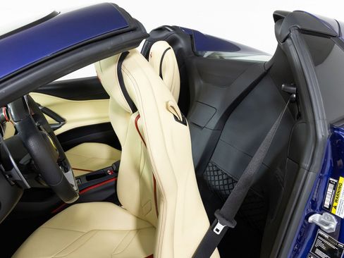 Used 2021 Ferrari 812 GTS image 45