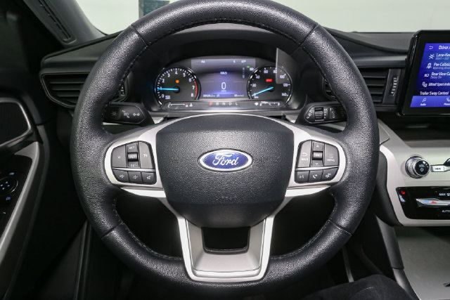 Used 2024 Ford Explorer XLT AWD/4WD image 29