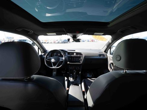 Used 2024 Volkswagen Tiguan SEL R-Line image 19