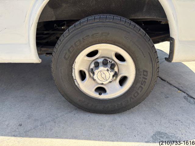 Used 2019 Chevrolet Express 3500 Extended w/ Driver Convenience Package RWD image 29