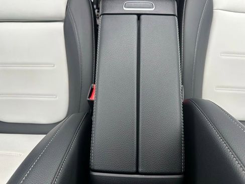 Certified 2022 Mercedes-Benz CLA 250 4MATIC image 31