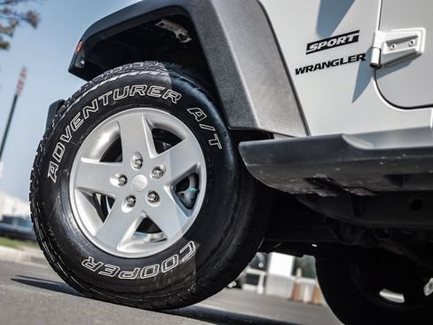 Used 2015 Jeep Wrangler Sport w/ Quick Order Package 24S AWD/4WD image 21