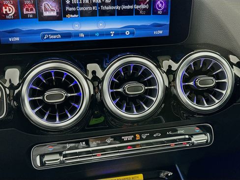 New 2026 Mercedes-Benz GLA 250 image 16