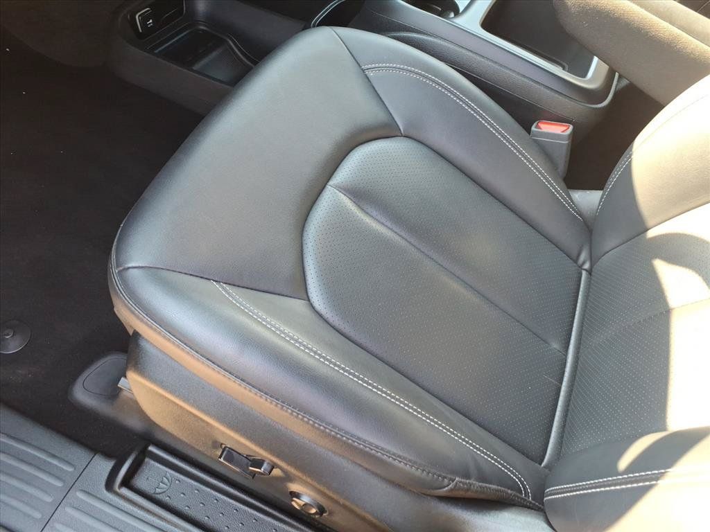 Used 2025 Chrysler Pacifica Select FWD image 20