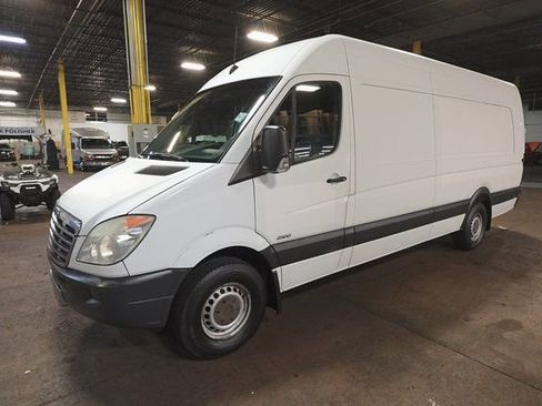 Used 2011 Freightliner Sprinter 2500 image 1