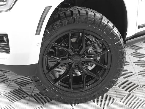 Used 2026 GMC Yukon Denali w/ Sun & Power Step Package AWD/4WD image 34