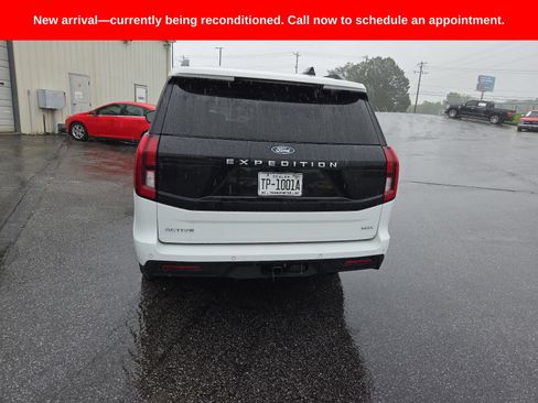 Used 2025 Ford Expedition Max Active RWD image 4