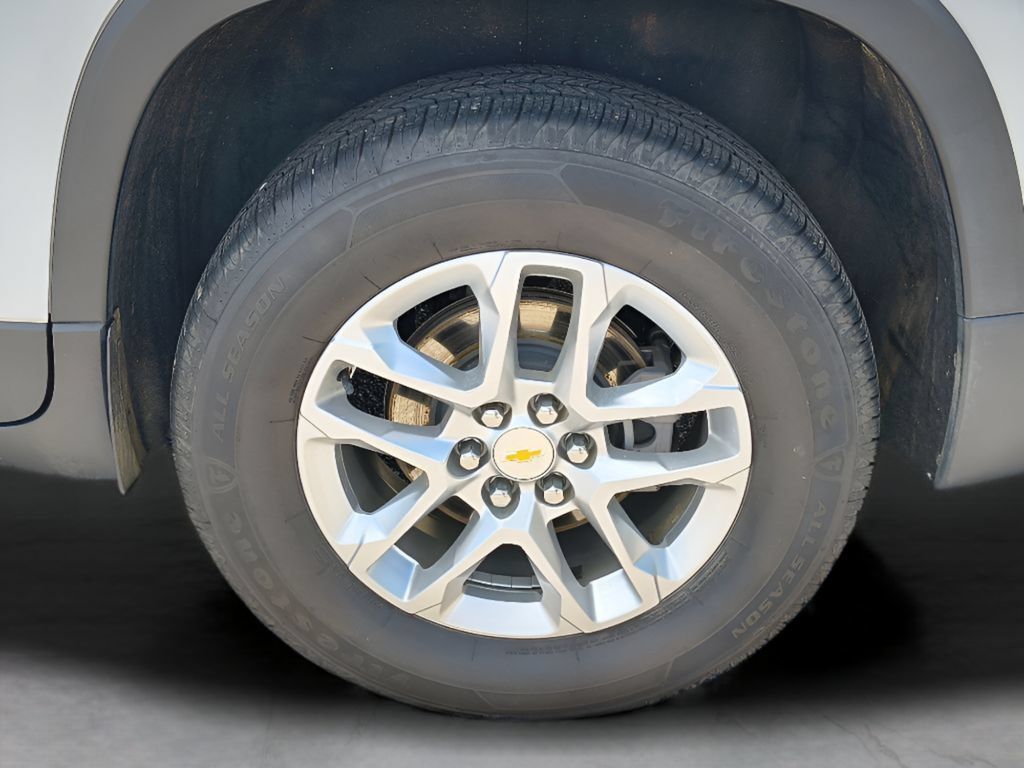 Used 2022 Chevrolet Traverse LS AWD/4WD image 26