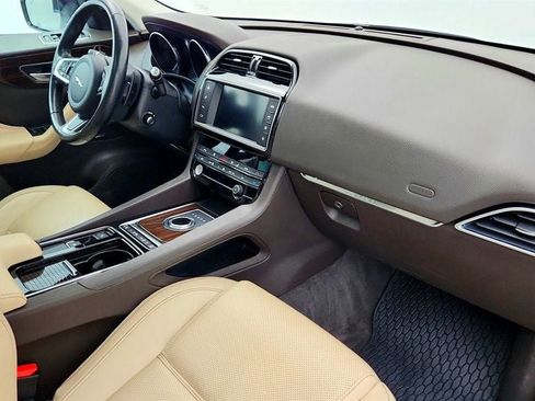Used 2018 Jaguar F-PACE Prestige image 26