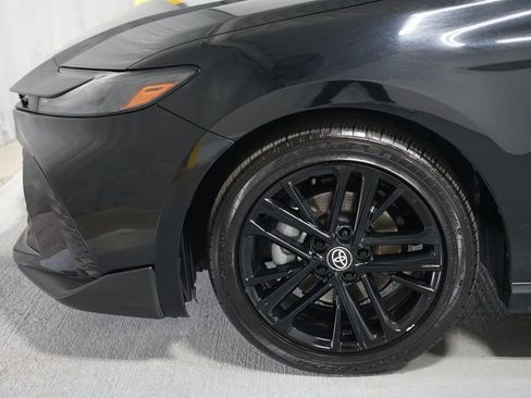 Certified 2025 Toyota Camry SE image 5