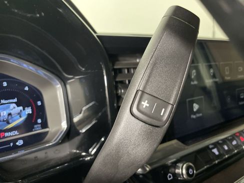 Used 2025 GMC Sierra 2500 SLT image 15