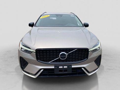 Used 2023 Volvo XC60 T8 Plus AWD/4WD image 8
