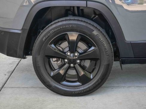 Used 2023 Jeep Cherokee Altitude Lux w/ Lux Elite Package AWD/4WD image 12