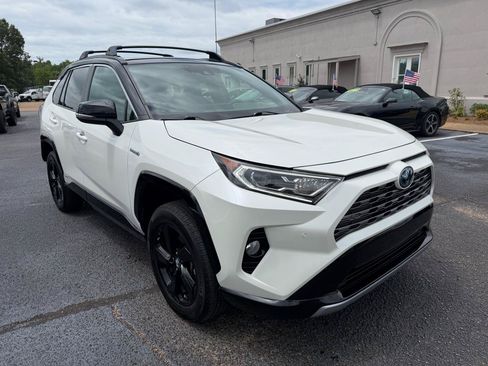 Used 2021 Toyota RAV4 XSE AWD/4WD image 4
