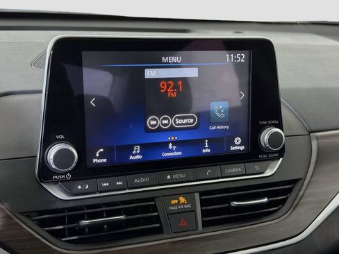 Used 2025 Nissan Altima 2.5 SV FWD image 29