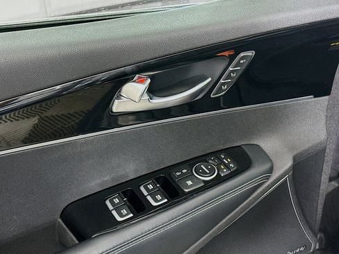 Used 2017 Kia Sorento SX image 15