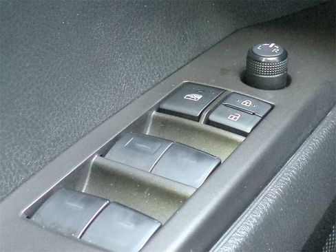 Used 2023 Toyota Camry SE image 22