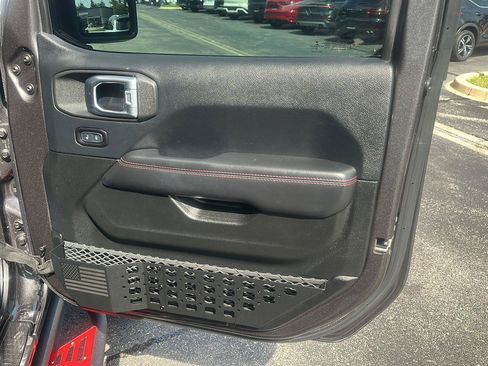 Used 2018 Jeep Wrangler Unlimited Rubicon AWD/4WD image 15