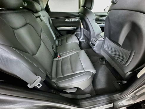 Used 2022 Genesis GV70 2.5T w/ Select Package AWD/4WD image 30