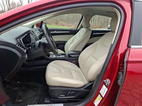 Used 2018 Ford Fusion Titanium AWD/4WD image 2