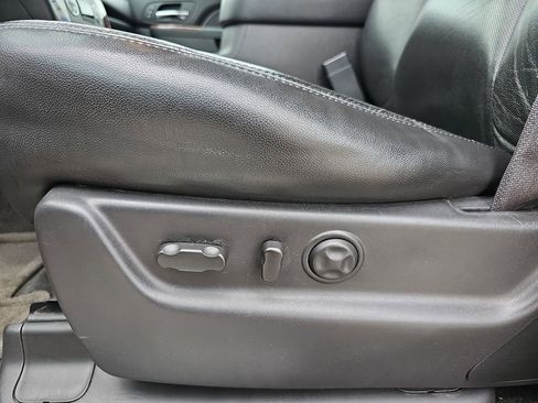 Used 2013 Chevrolet Tahoe LTZ AWD/4WD image 35