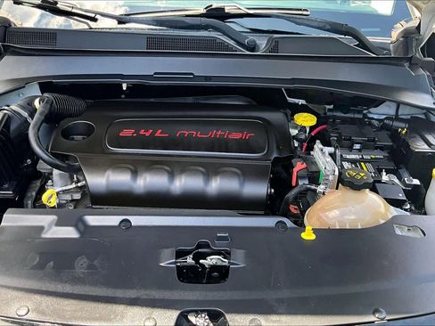 Used 2018 Jeep Compass Latitude w/ Popular Equipment Group FWD image 30