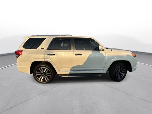 Used 2013 Toyota 4Runner SR5 image 5