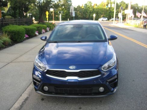 Used 2019 Kia Forte LXS FWD image 2