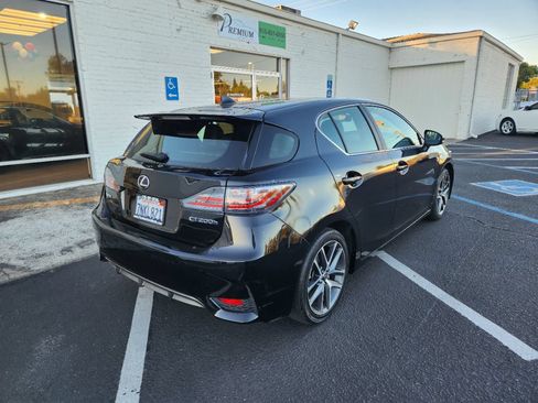 Used 2015 Lexus CT 200h w/ F Sport w/Nuluxe Interior FWD image 4