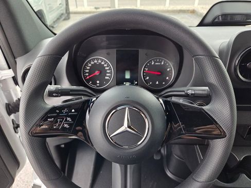 Used 2025 Mercedes-Benz Sprinter 2500 image 29
