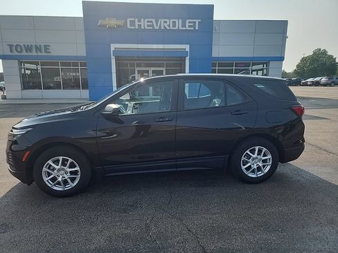 Used 2024 Chevrolet Equinox LS FWD image 4