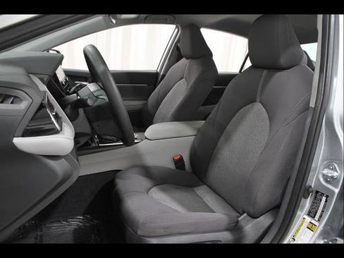 Used 2024 Toyota Camry LE image 5