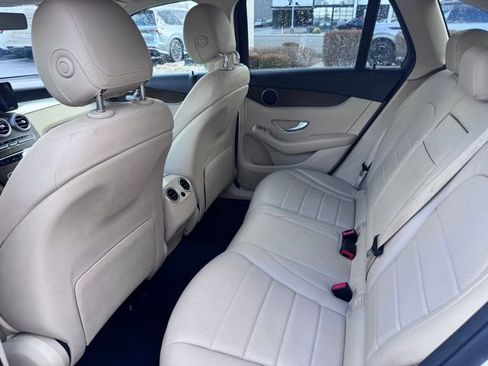 Used 2021 Mercedes-Benz GLC 300 4MATIC image 15