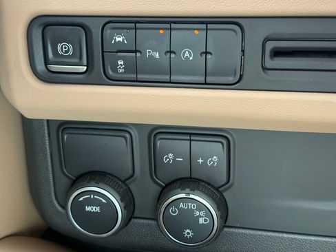 Used 2023 Chevrolet Tahoe Premier RWD image 19