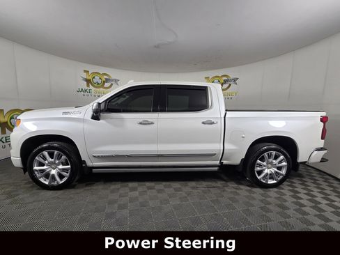 Used 2024 Chevrolet Silverado 1500 High Country AWD/4WD image 4