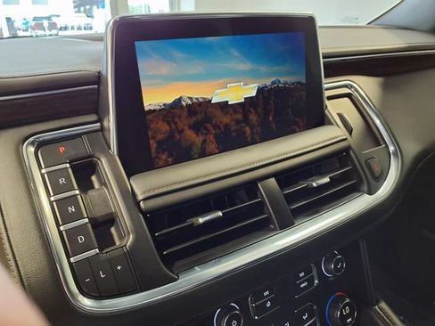 Used 2024 Chevrolet Tahoe High Country AWD/4WD image 13
