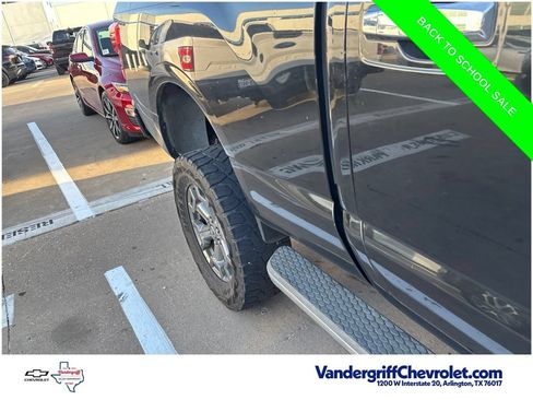 Used 2019 Nissan Titan SL w/ Chrome Package AWD/4WD image 6