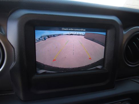 Used 2021 Jeep Wrangler Unlimited Sport image 19