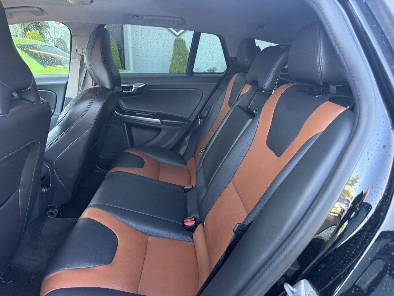 Used 2018 Volvo V60 T5 Cross Country w/ Convenience Package AWD/4WD image 15